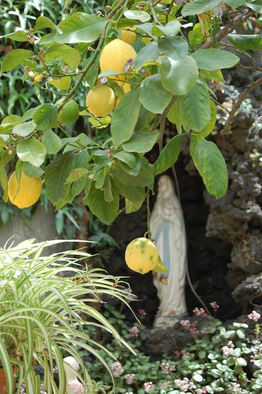 La Durlindana B&B Acireale Exterior photo